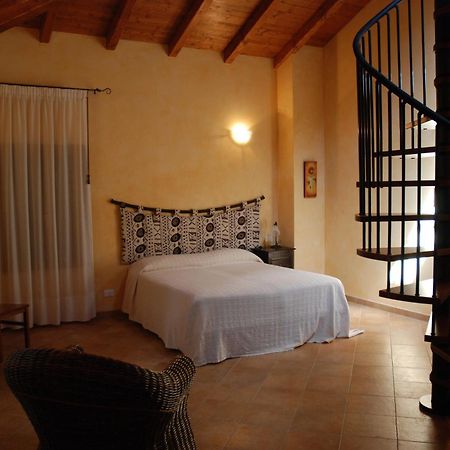 בודירו Agriturismo Flabeto מראה חיצוני תמונה