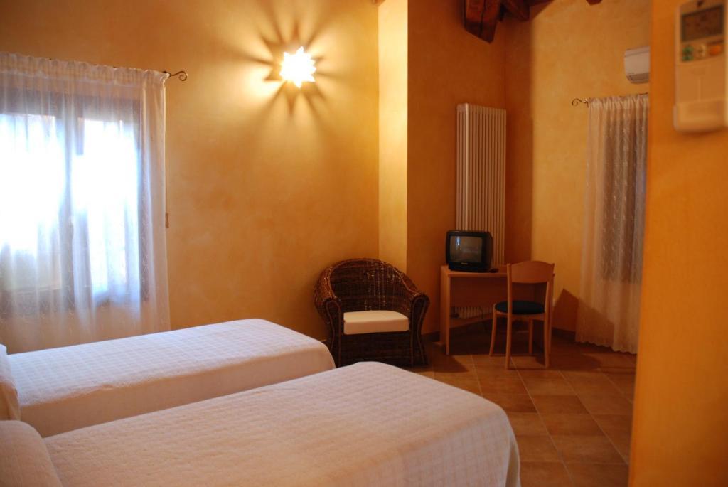 בודירו Agriturismo Flabeto חדר תמונה